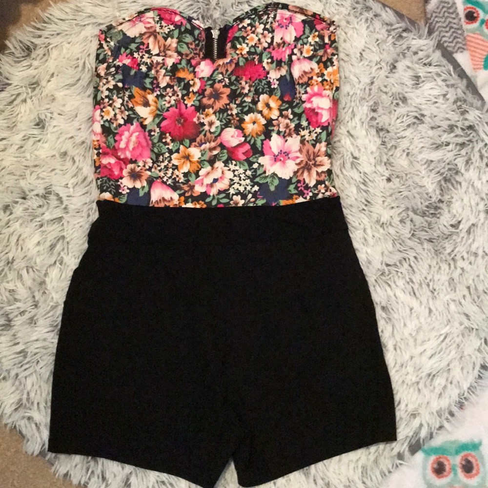 Romper - Picture 2 of 4